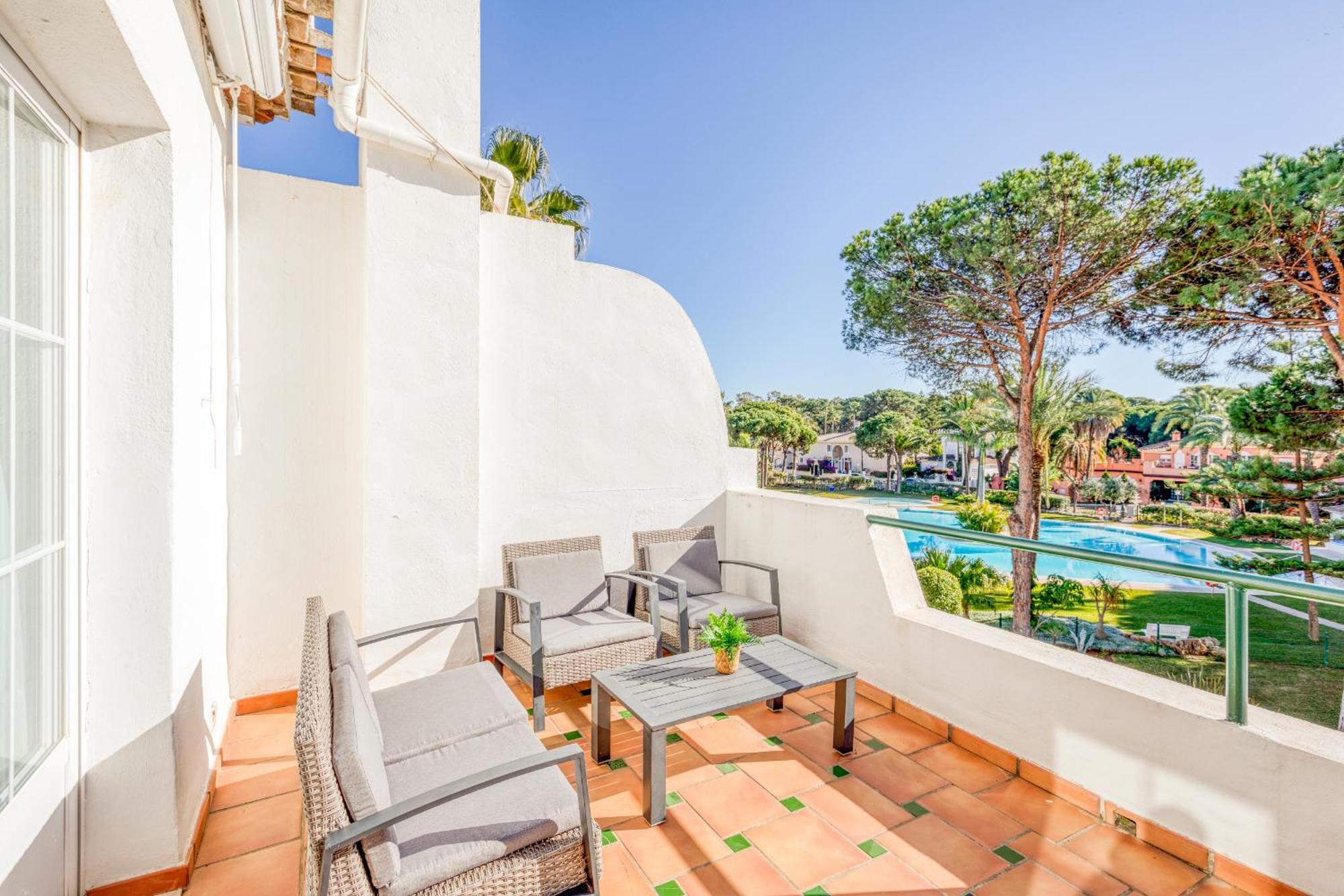 Апартаменты Life El Presidente Penthouse Pool View Эстепона Экстерьер фото