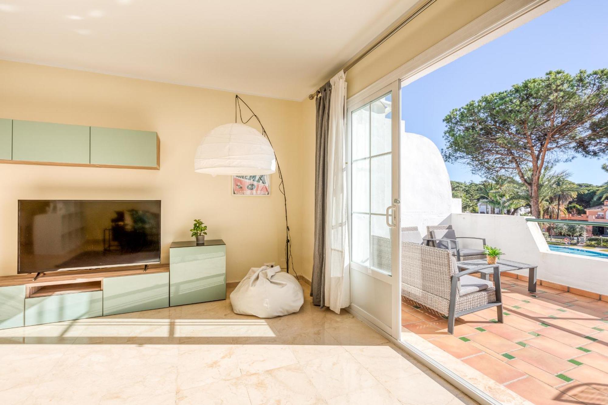 Апартаменты Life El Presidente Penthouse Pool View Эстепона Экстерьер фото